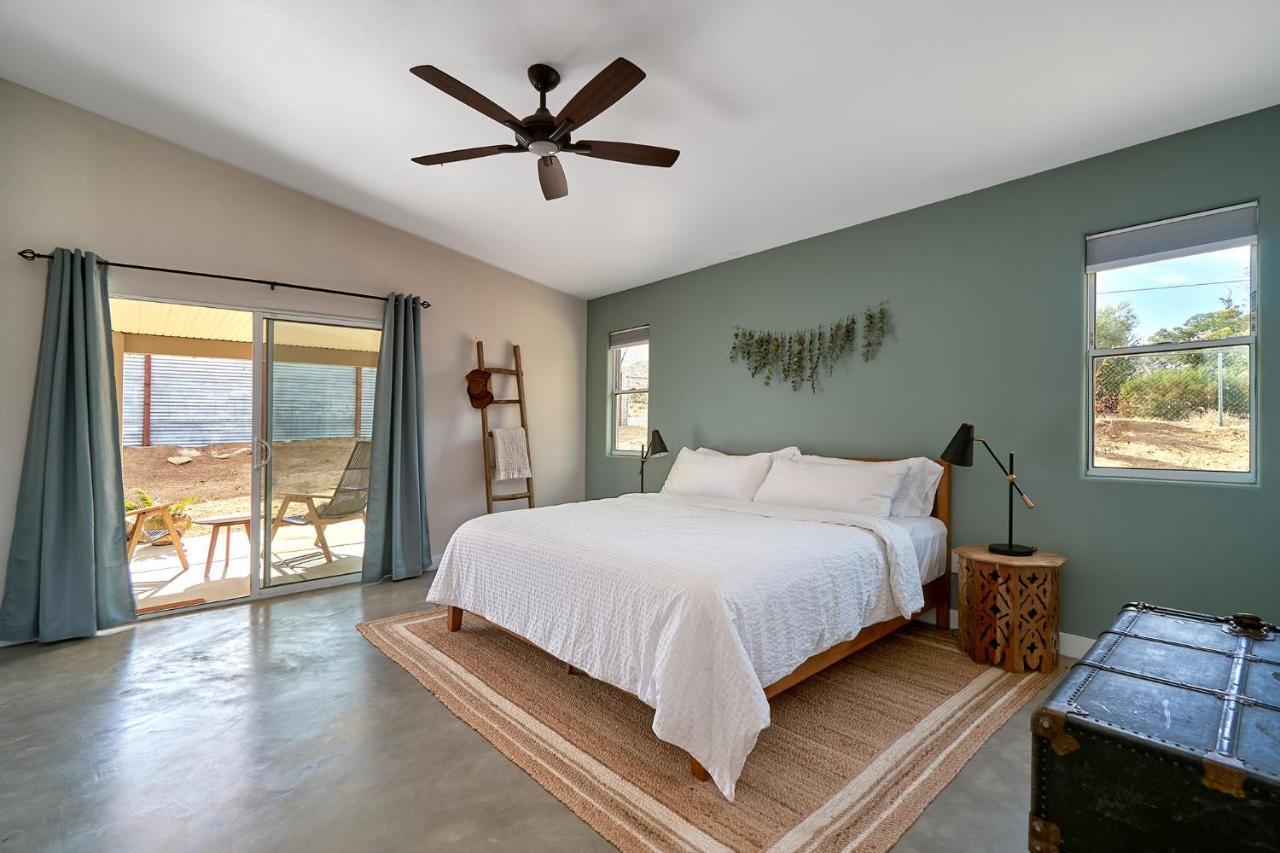 Eclectic Joshua Tree Villa Luaran gambar